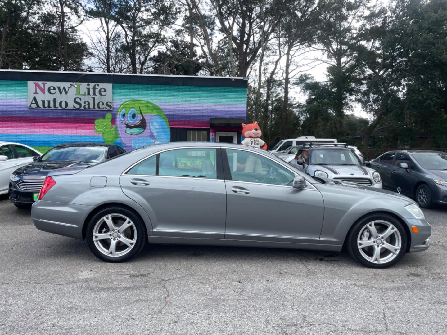 2013 GRAY MERCEDES-BENZ S-CLASS S550 (WDDNG7DB8DA) with an 4.6L engine, Automatic transmission, located at 5103 Dorchester Rd., Charleston, SC, 29418-5607, (843) 767-1122, 36.245171, -115.228050 - Photo#7